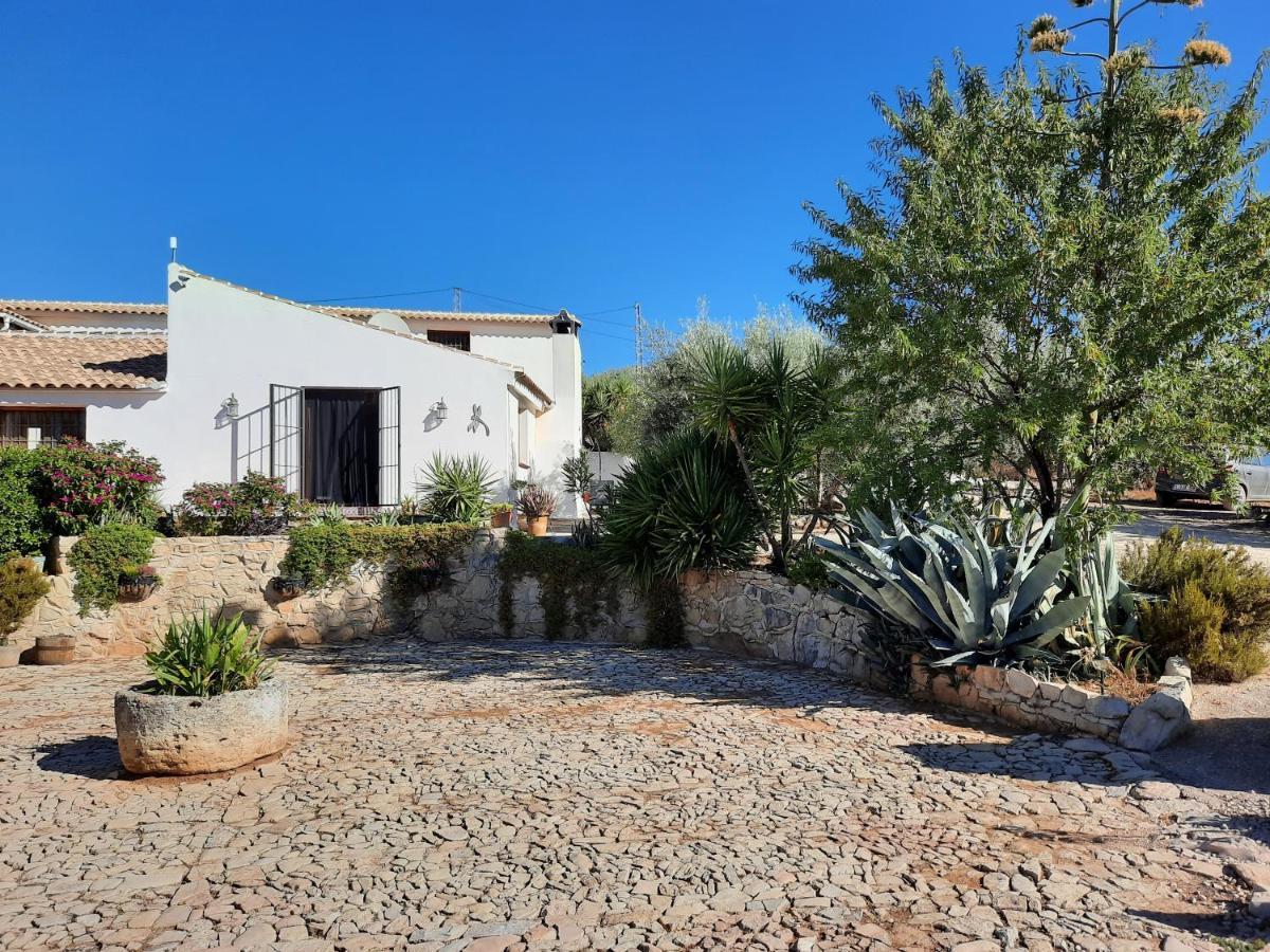 Hacienda La Buena Vida B&B En Appartementen Casita La Bruja Algarinejo Exterior photo